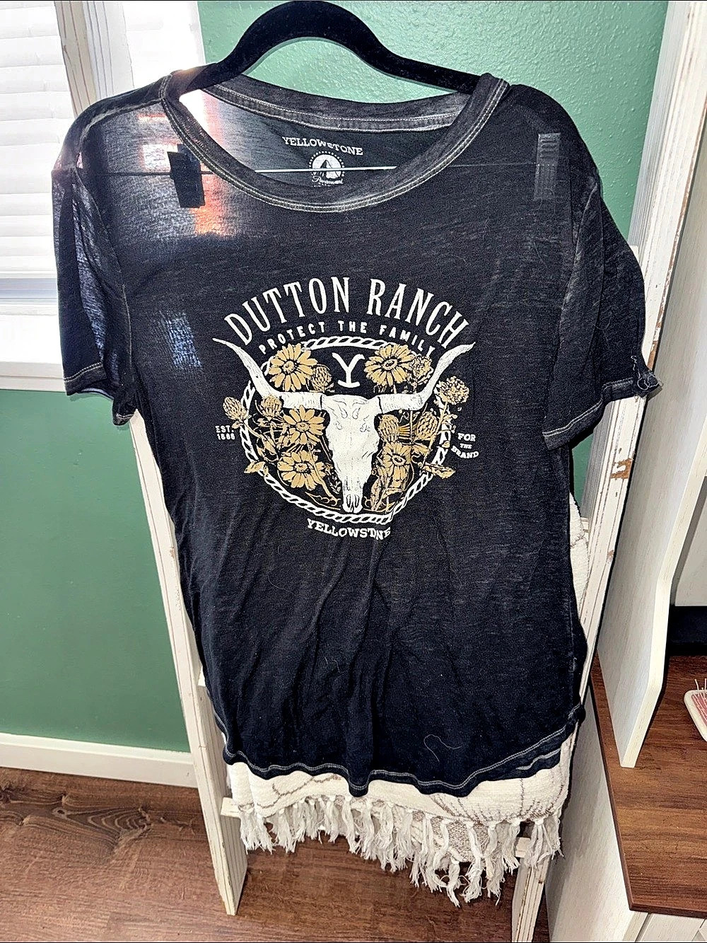 Yellowstone Dutton Ranch Yellowstone graphic tee Black & White Medium